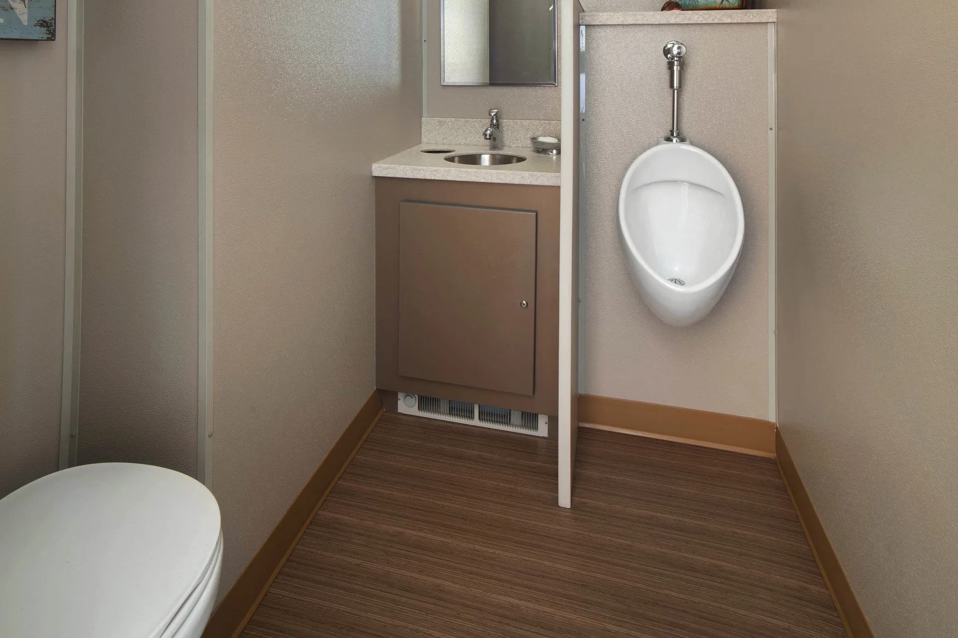 Clean Comfortable Commercial Class Restroom — North Jackson, MS — Gotta Go Site Service Rentals