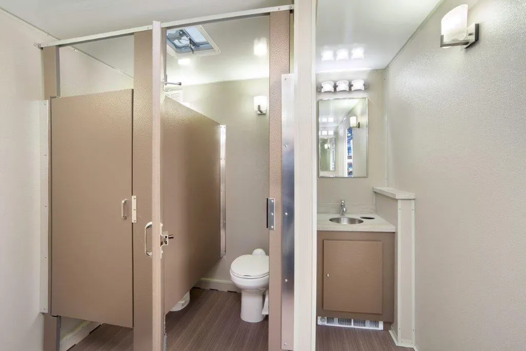 Commercial Class Restroom Cubicle — North Jackson, MS — Gotta Go Site Service Rentals